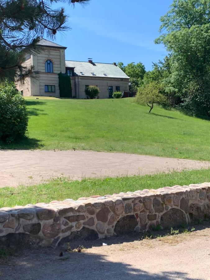 Historisches Gebaeude " Rentmeisteramt" Basedow Basedow  Esterno foto