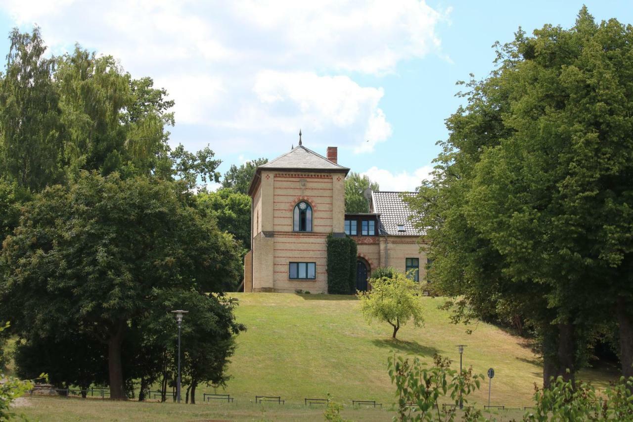 Historisches Gebaeude " Rentmeisteramt" Basedow Basedow  Esterno foto